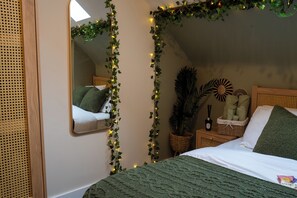 1 bedroom, iron/ironing board, Internet, bed sheets