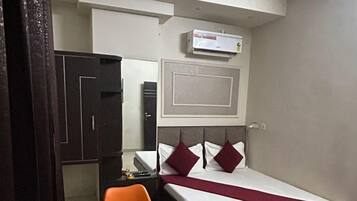 Deluxe Room, Balcony | Extra beds