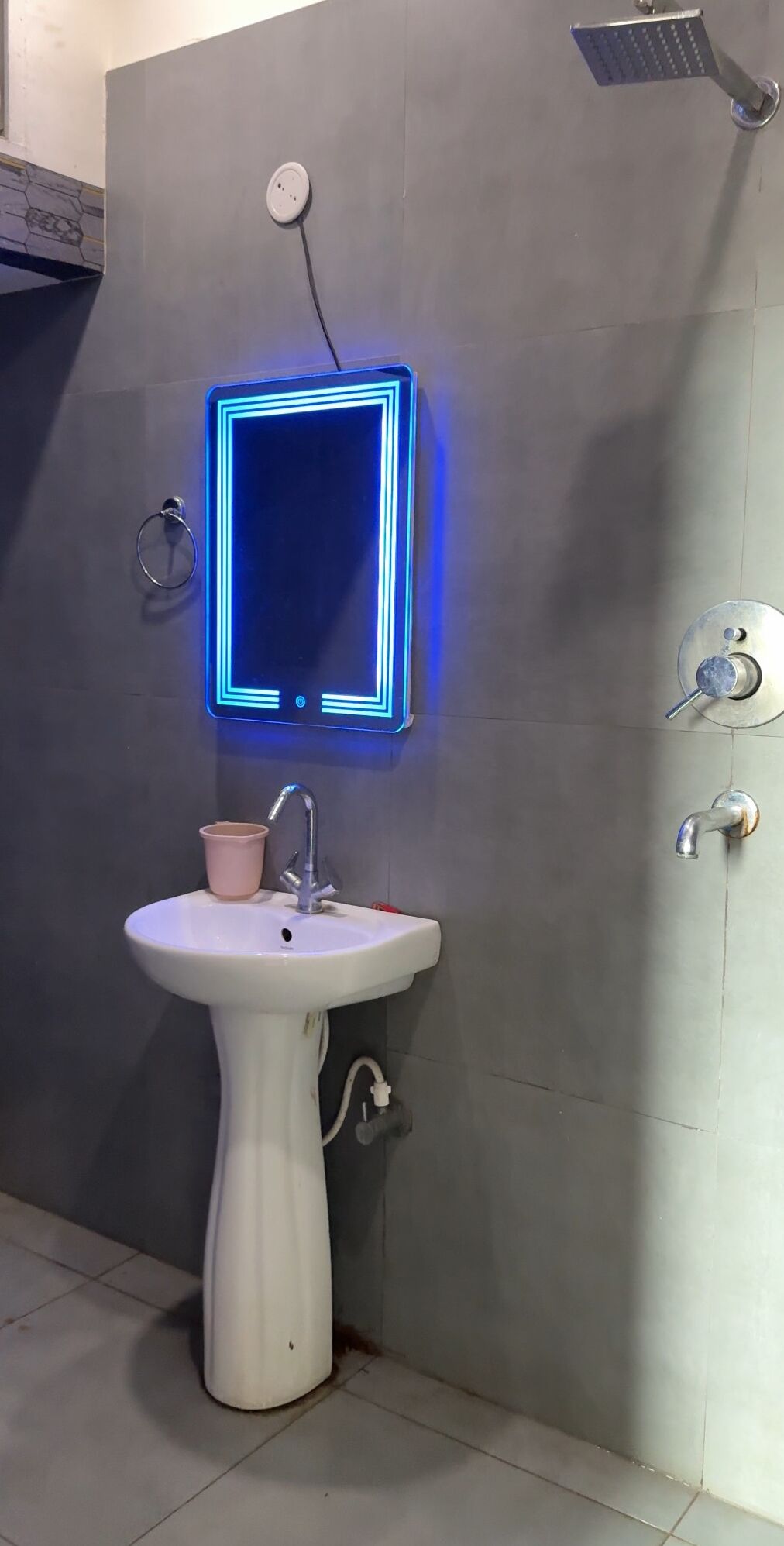 Deluxe Room, Balcony | Bathroom