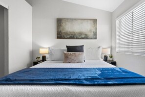 5 bedrooms, desk, iron/ironing board, travel cot