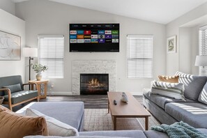 TV, fireplace