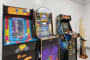 Game room - Group 5 BD Home w/ Pool and more (North Las Vegas)