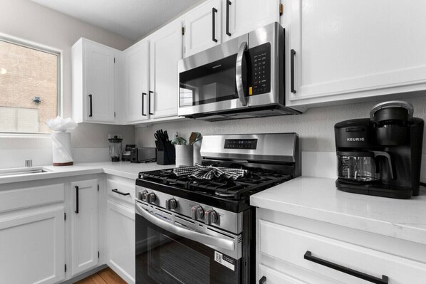 Fridge, oven