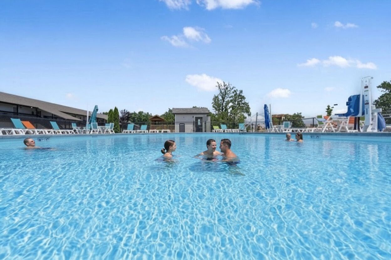 Piscine couverte, piscine extérieure