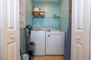 Townhome, Multiple Beds, Pool Access, Garden View (Disney Days & Poolsi) | Interior