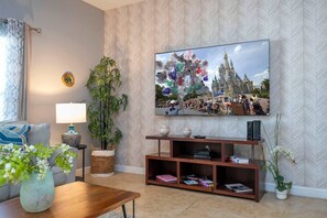 Townhome, Multiple Beds, Pool Access, Pool View (Disney Days & Poolside Nights) | Interior