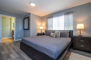 وحدة سكنية متصلة - عدة أسرّة - مع إمكانية استخدام المسبح (Disney Days & Poolside Nights) | 5 عدّة غرف نوم وبديكورات فريدة لكل غرفة وطراز فريد لكل وحدة