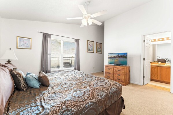 House, Multiple Beds, Pool Access, Pool View (The Hampton Lakes Villa) | 4 bedrooms, free WiFi - The Hampton Lakes Villa 11ppl (Davenport)