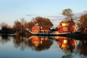 Exterior - Refined Comfort in the Heart of Marblehead (Marblehead)