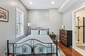 3 bedrooms, iron/ironing board, free WiFi, bed sheets - Tilton Midtown - Modern Comfort with Central A/C, 3 Bedrooms and 2.5 Bathrooms (Wilmington)