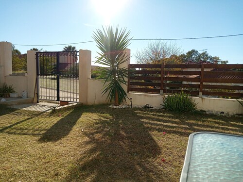 Nice studio with AC in charming Metamorfosi 5 minutes walk to the beach.