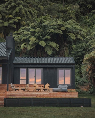 Lakefront Luxury at Okere Falls Lake Rotoiti