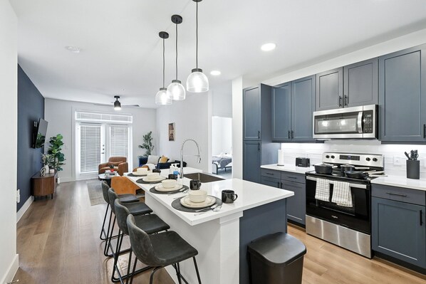 Fridge, microwave, oven, stovetop