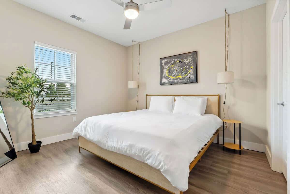 1 bedroom, iron/ironing board, travel crib, WiFi