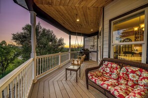 Terrace/patio - Delta Grand Victorian - Amazing Views! Ping Pong and Cornhole! (Delta)