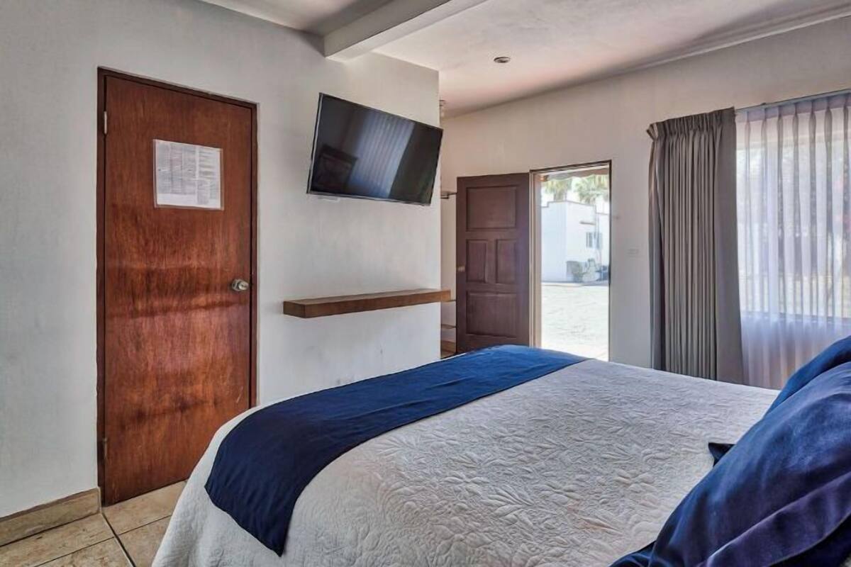 Standard Room | Desk, laptop workspace, free WiFi