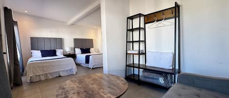Habitación cuádruple superior | Escritorio, espacio para trabajar con un portátil, wifi gratis