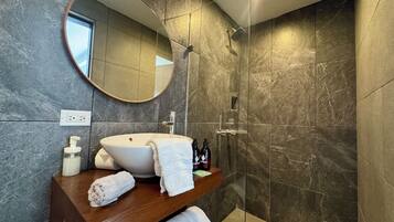 Standard Quadruple Room | Bathroom | Bathtub, hair dryer, towels, soap