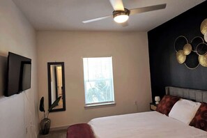 1 habitación, tabla de planchar con plancha, cuna de viaje y wifi 