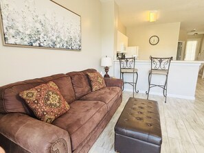 TV - Silver Palm Townhome: 10 Minutes From Disney! (Kissimmee)