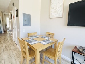 Dining - Silver Palm Townhome: 10 Minutes From Disney! (Kissimmee)