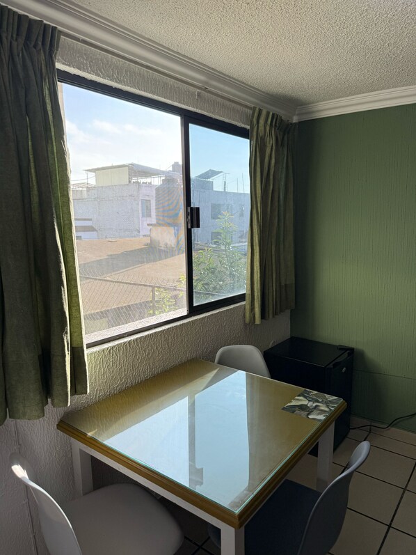 Klassiek appartement, uitzicht op rivier | Woonruimte