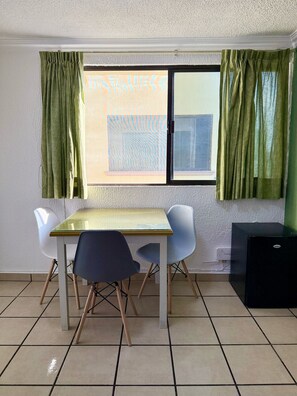 Classic Apartment, River View | Living area