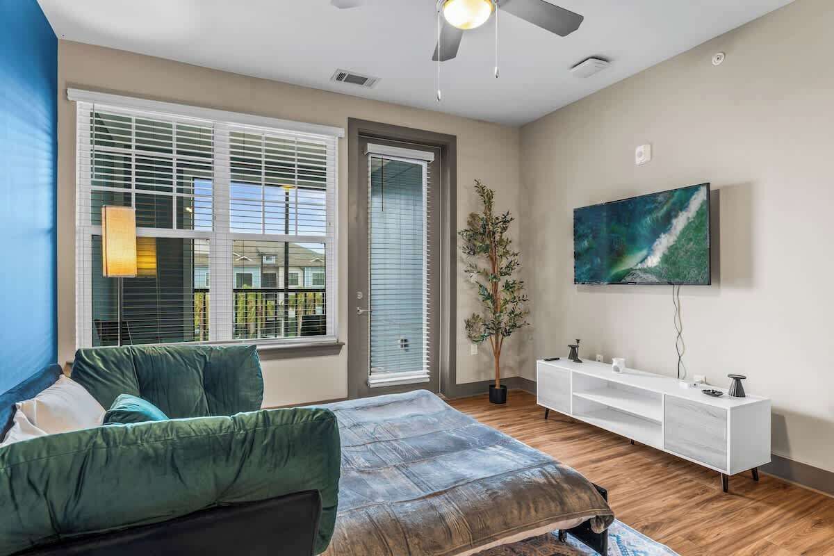 1 bedroom, iron/ironing board, travel crib, WiFi