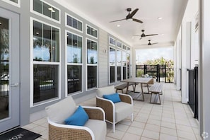Outdoor dining - Comfy King Bed Apt w/Pool & Gym and Close to Parks (Kissimmee)