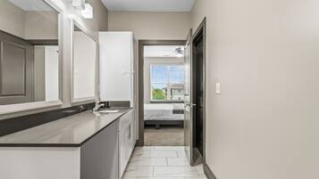 1 makuuhuone, silitysrauta/-lauta, vauvan matkasänky, Wi-Fi