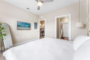 1 habitación, tabla de planchar con plancha, cuna de viaje y wifi 