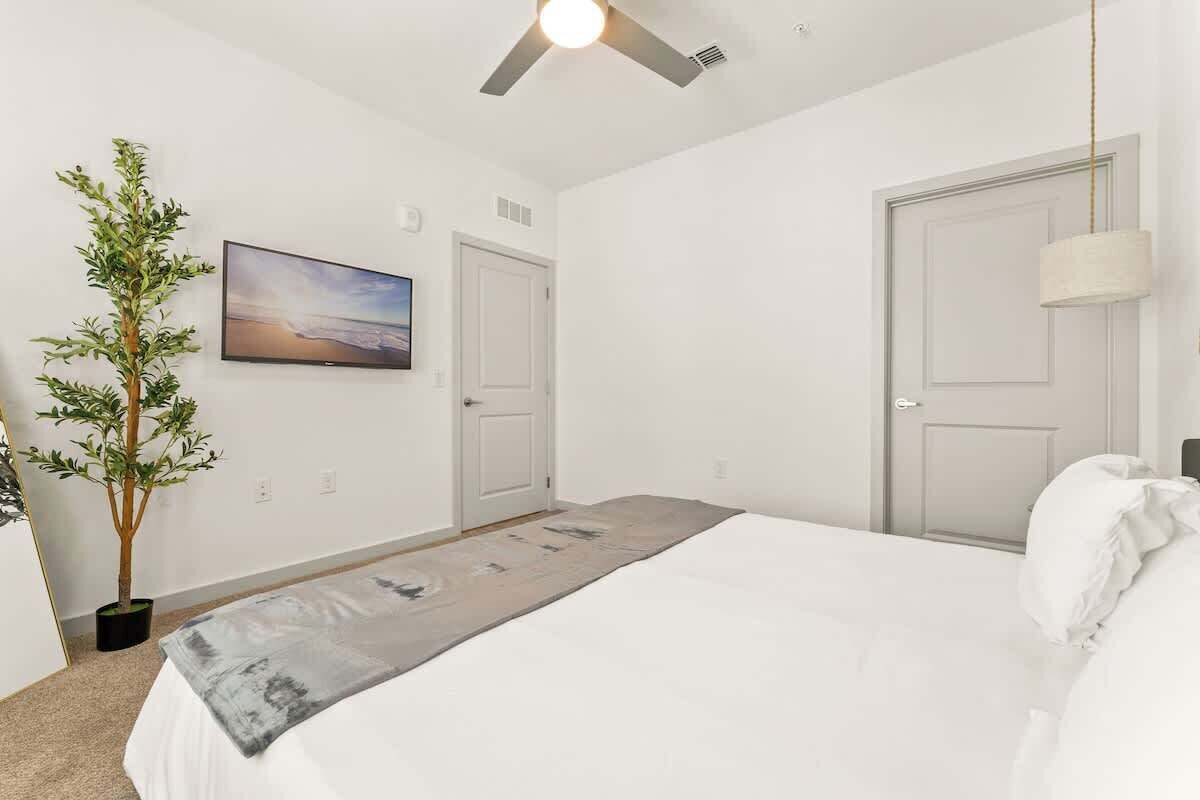1 bedroom, iron/ironing board, travel crib, WiFi