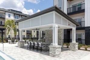 Outdoor dining - Close to Disney KingBed W Amenities PetFriendly (Kissimmee)