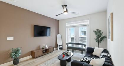 G94 Lux 2B Condo W/ Pool & Gym by Traveller's Comfort in Downtown Fort Worth