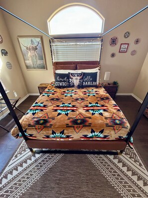3 bedrooms, iron/ironing board, WiFi, bed sheets