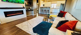 Serenity House • Work-Ready • Pool table & Laundry