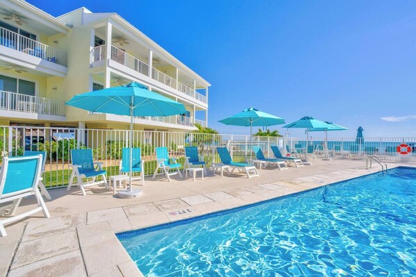 حمّام سباحة مُدفَّأ