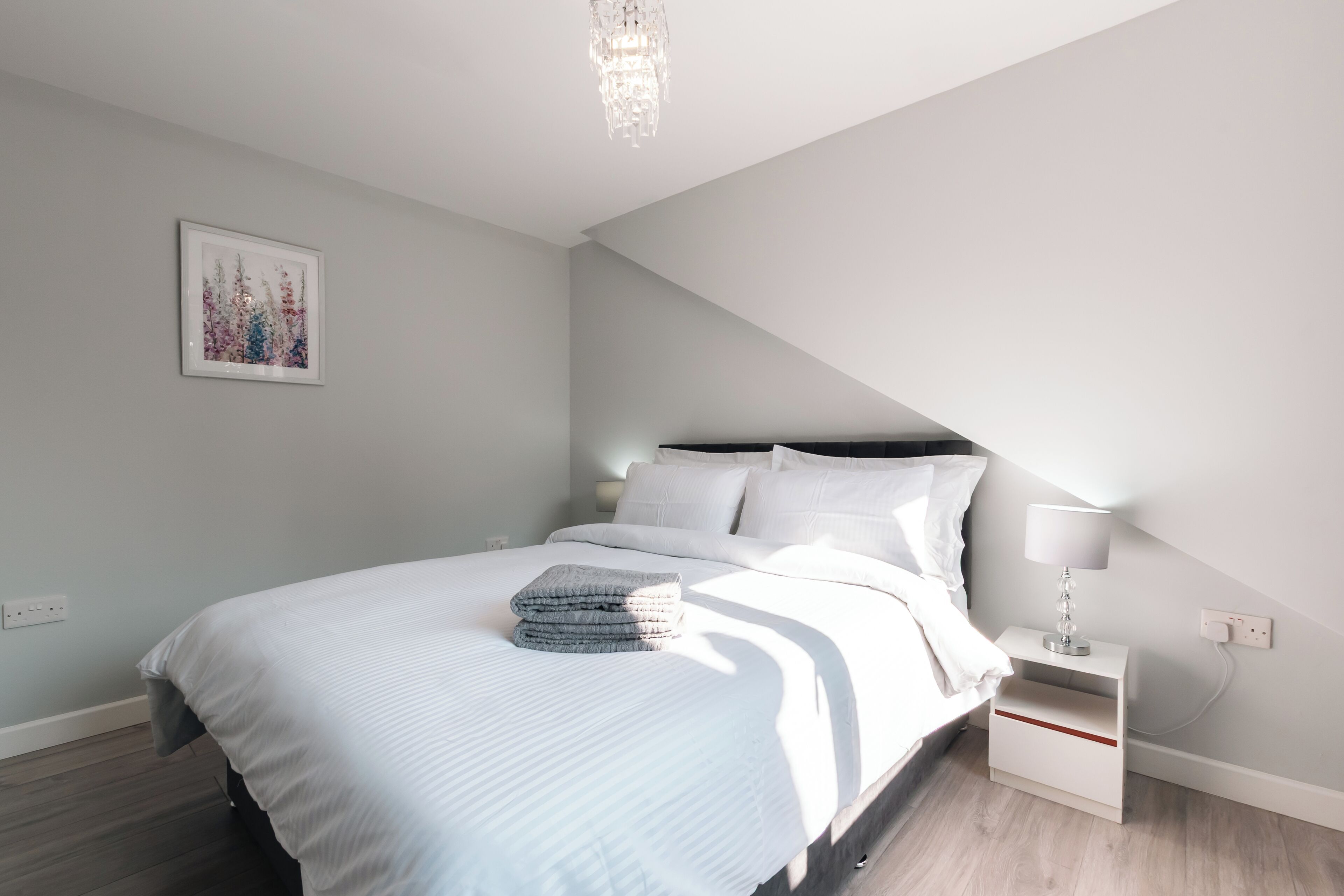 3 bedrooms, iron/ironing board, WiFi, bed sheets