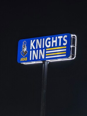Miscellaneous - Arab Knights Inn (Arab)