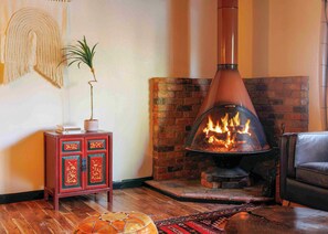 Interior - La Forêt Retreat, Hiking, Lakes, Dog Friendly! (Running Springs)