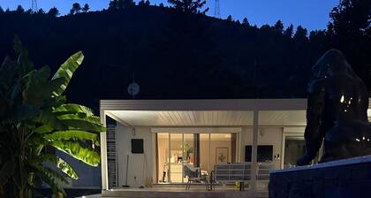 Exceptional modern villa 20min from Nice. Ideal for families and friends!