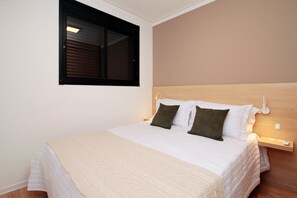 Laptop workspace, blackout curtains, iron/ironing board, free WiFi - Vibe Pinheiros (São Paulo)