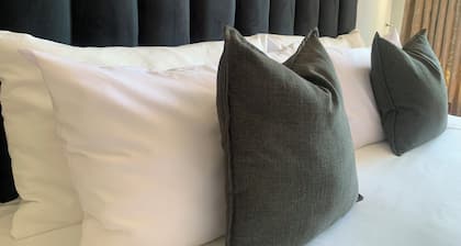 Suburban 3 bedroom family house in Durban. Drivable distance to activities!