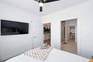 1 habitación, tabla de planchar con plancha, wifi gratis y ropa de cama