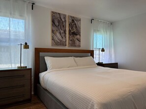 3 bedrooms, desk, iron/ironing board, travel crib
