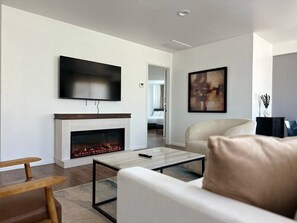 TV, fireplace