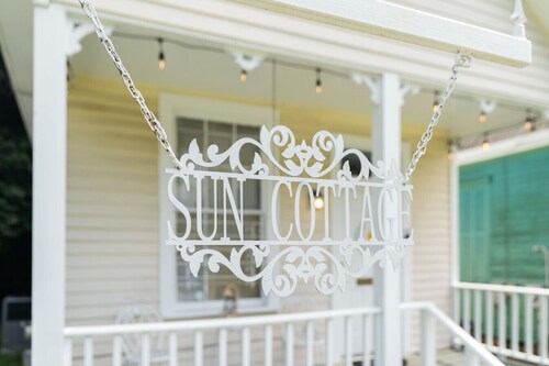 Sun cottage near downtown