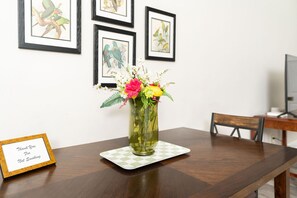 Interior - Apple cottage near downtown (Columbus)
