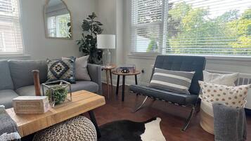 Smart TV, music library, printers