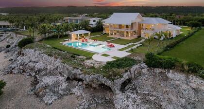 Stunning 6BR Villa With Ocean View in Cap Cana